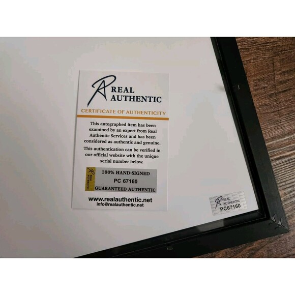 Shirtless Justin Beiber Framed & Autographed 9x12 Photo With COA - Picture 4 of 5